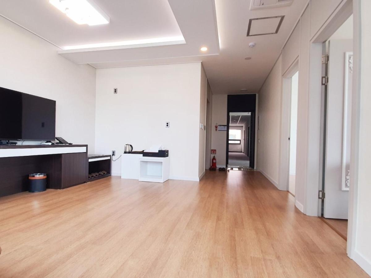 Hotel Wooin Мокпо Екстериор снимка