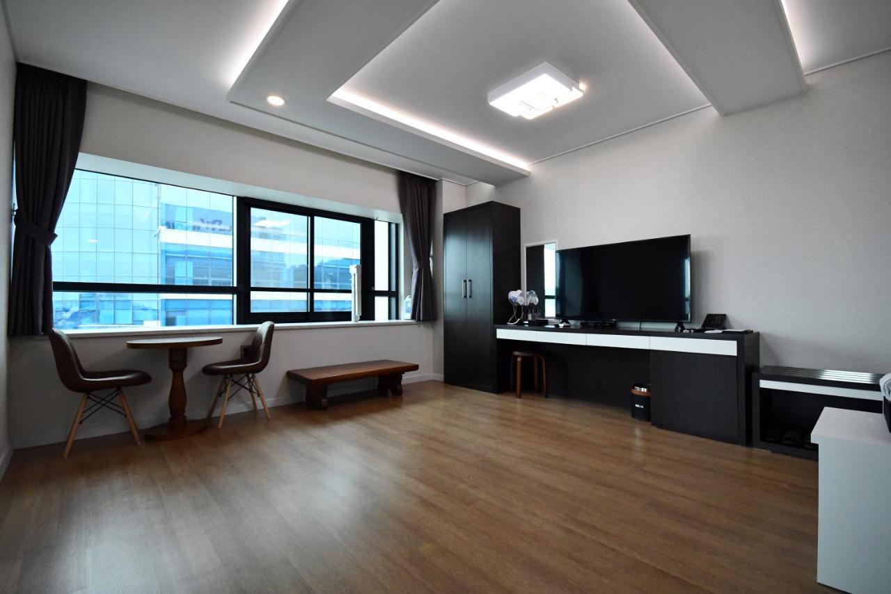 Hotel Wooin Мокпо Екстериор снимка